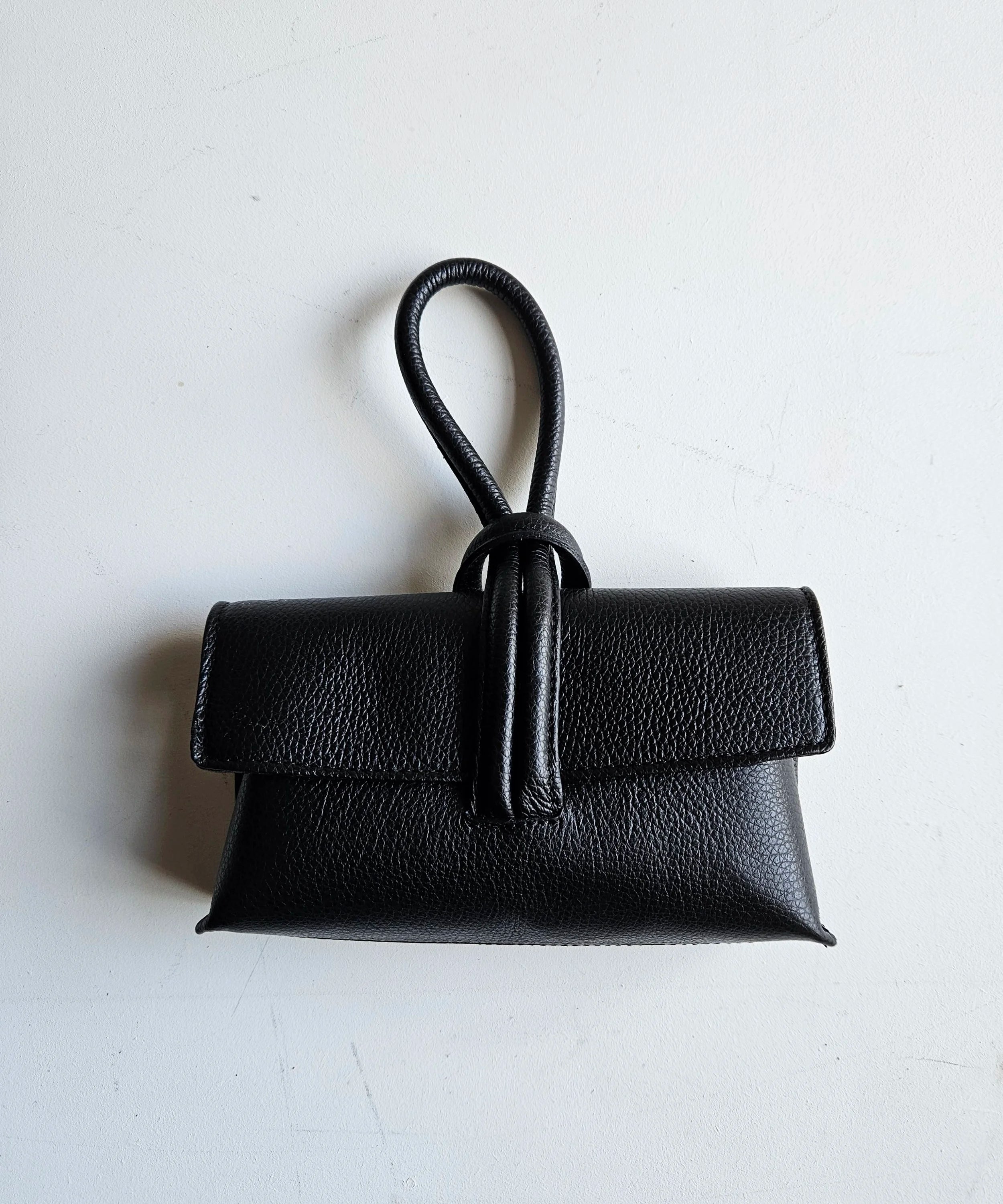 Form wrist bag