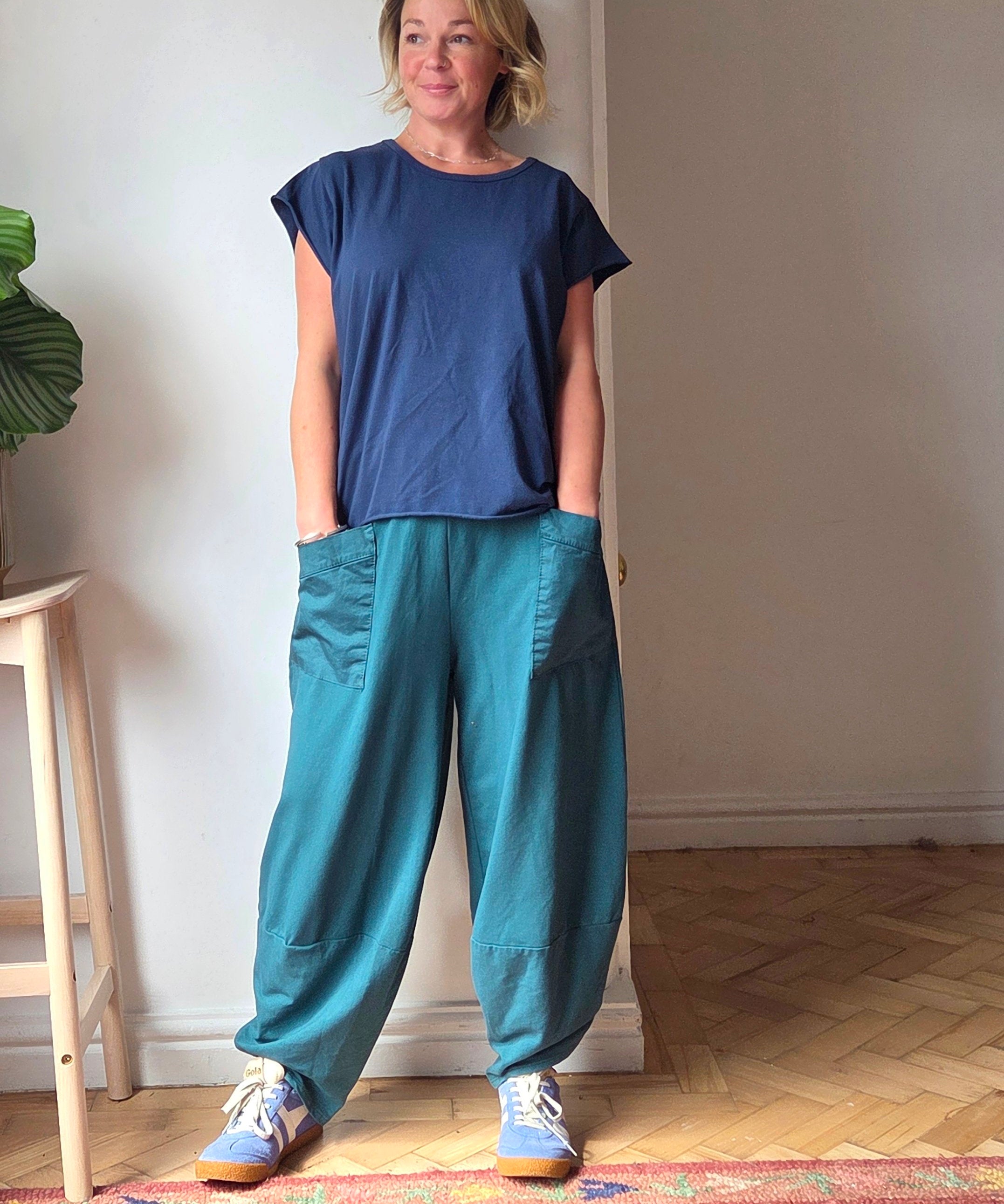 Bold cropped jersey trousers