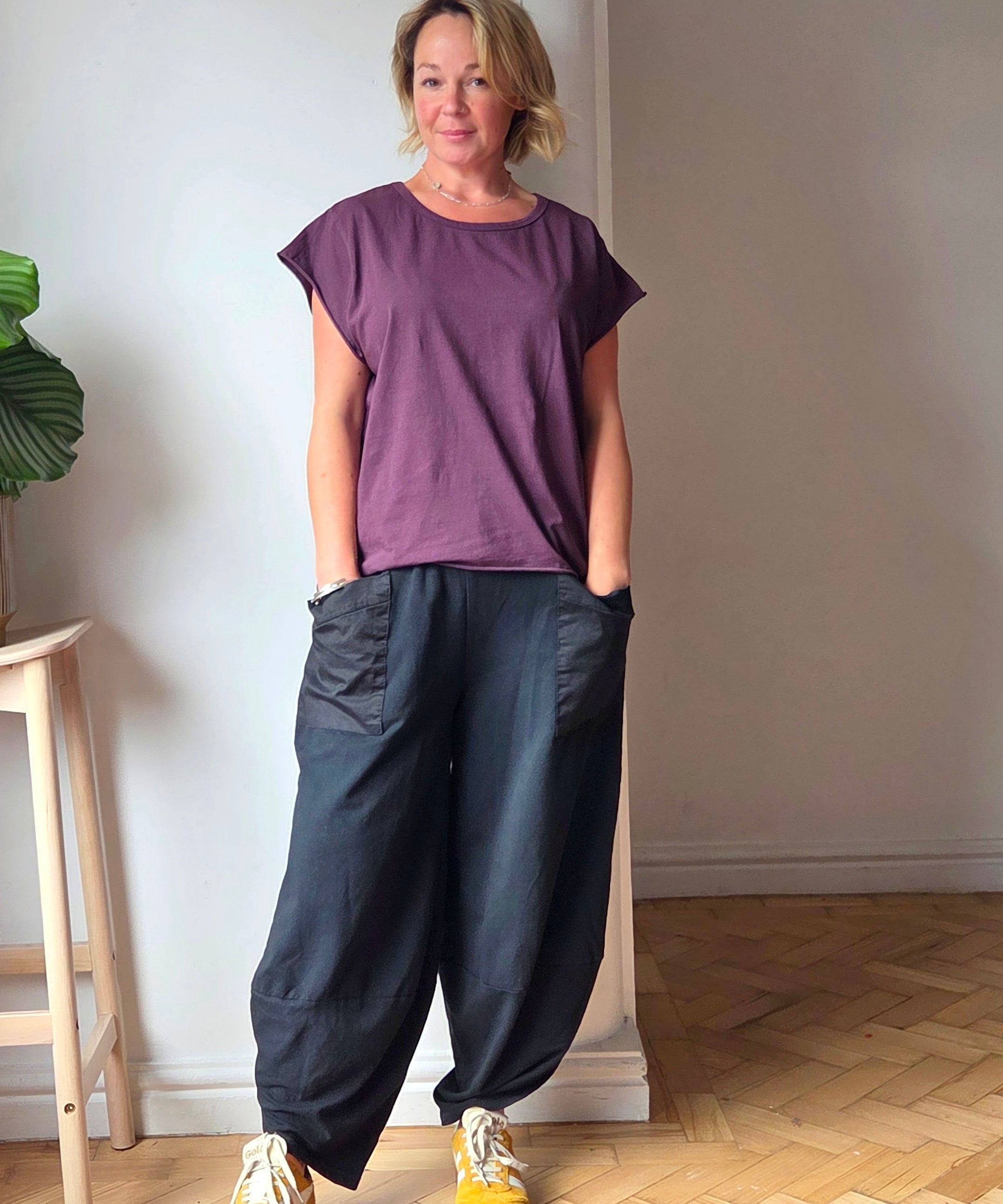 Bold cropped jersey trousers