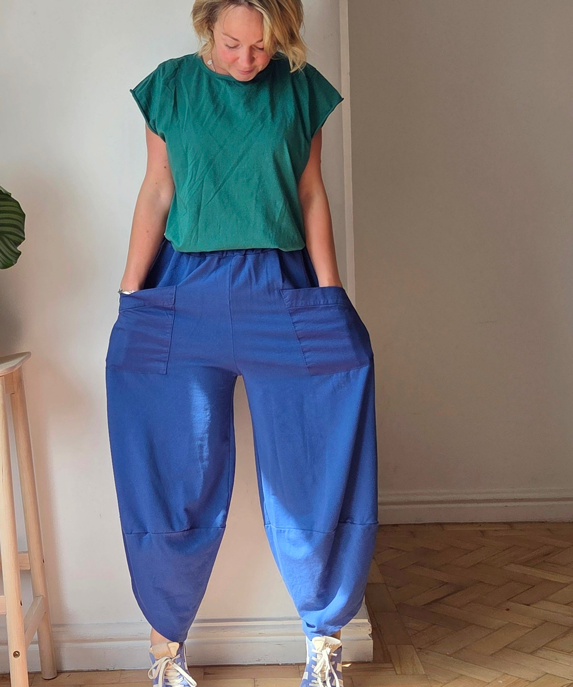 Bold cropped jersey trousers