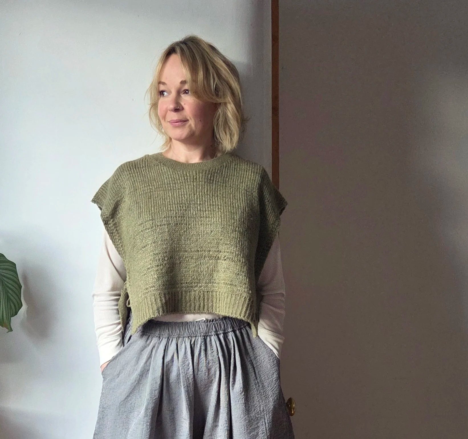 Fine stripe balloon trousers