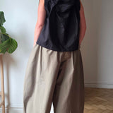 Lila Barrel Trousers