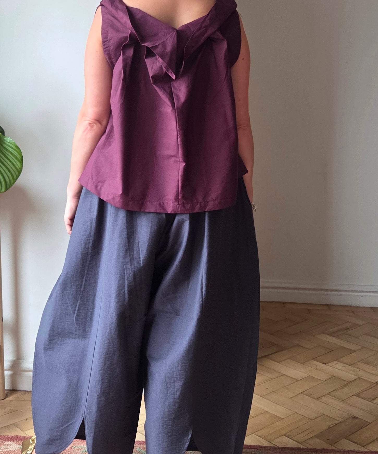 Lila Barrel Trousers