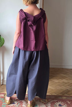 Lila Barrel Trousers