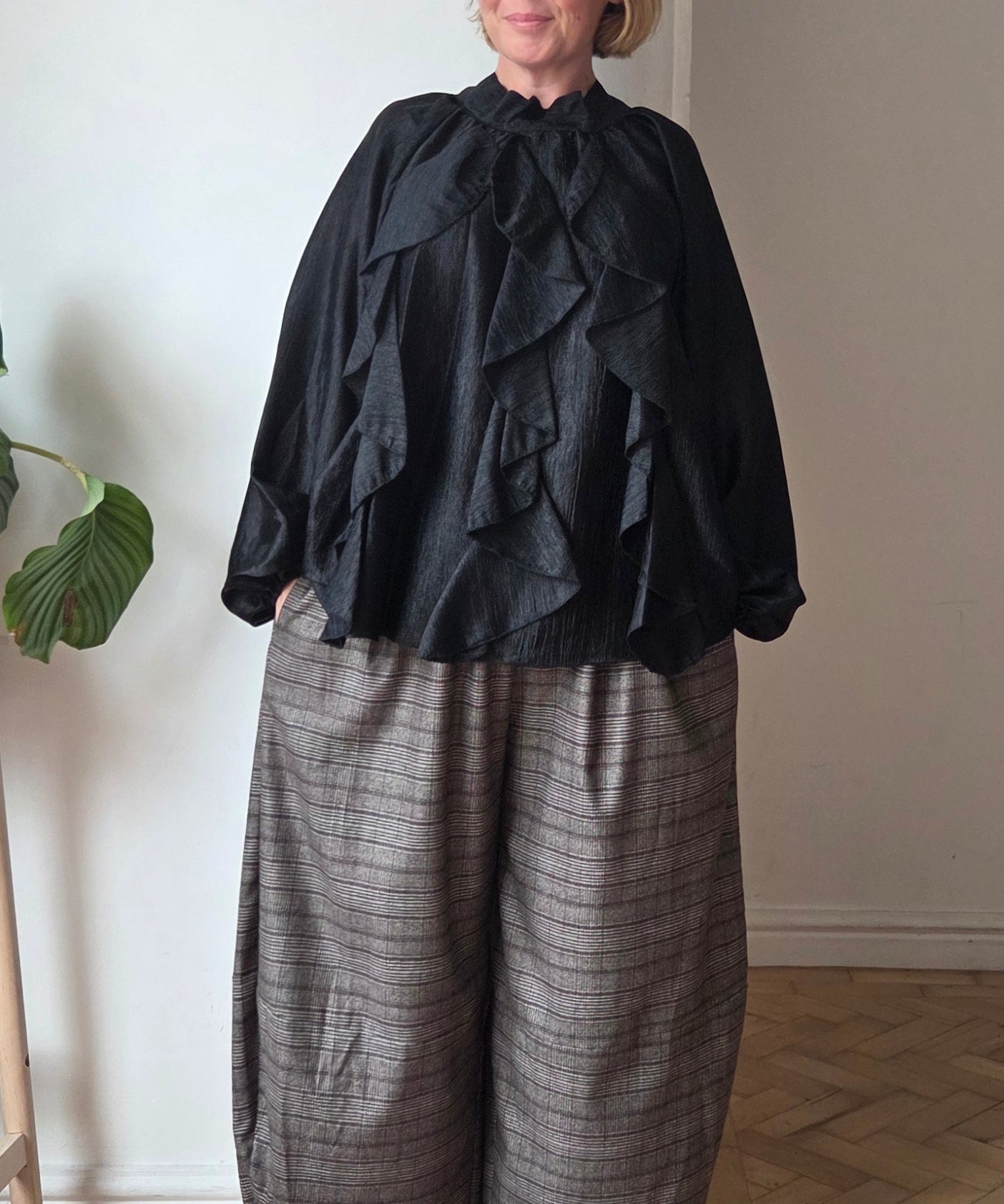 Chequered Barrel Trousers